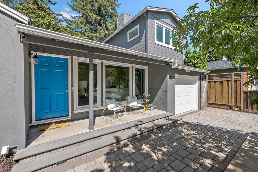 931 Peggy Lane