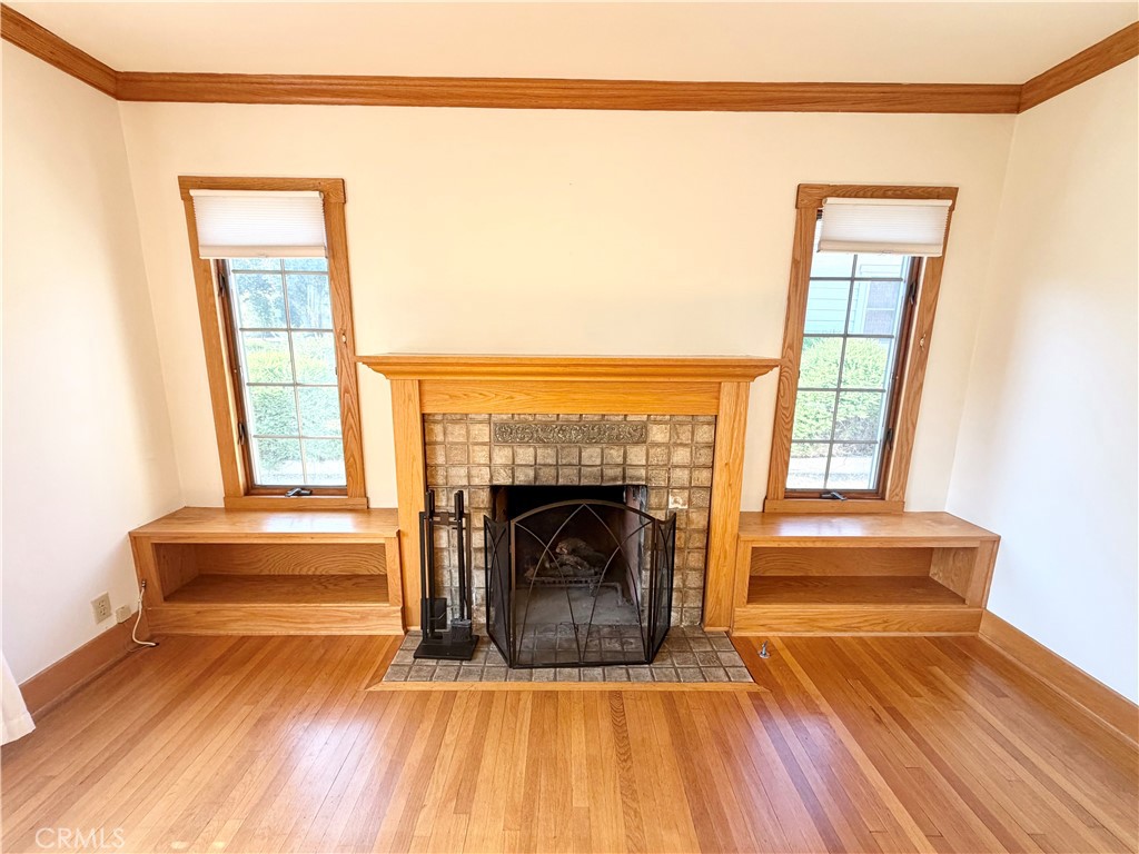 1182 N Mar Vista