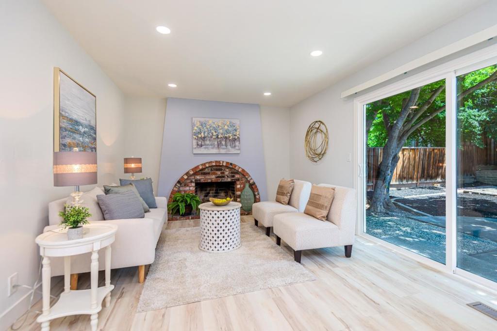 2222 Lacey Drive