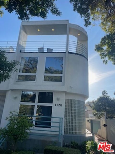 Photo of 1128 22nd Street #3, Santa Monica, CA 90403 (MLS # 25502169)