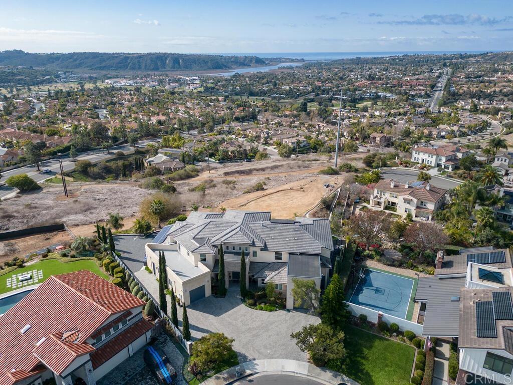 2414 Unicornio Street