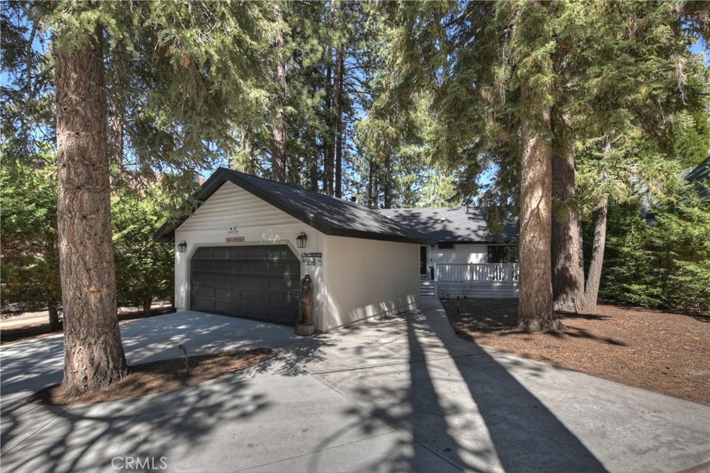 1053 Club View Drive