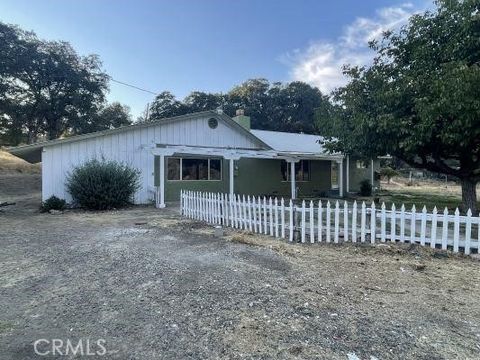 Photo of 4797 Mark Lee Rd, Mariposa, CA 95338 (MLS # FR25249885)