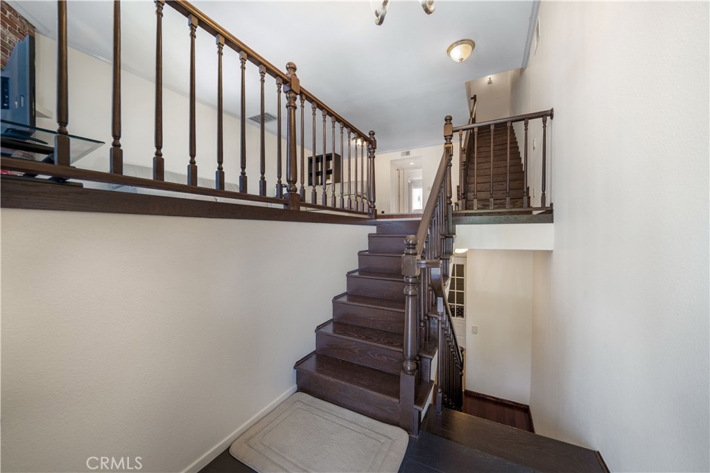 18100 Burbank Boulevard 11