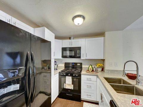 Photo of 13701 Hubbard Street #44, Sylmar, CA 91342 (MLS # 25630669)