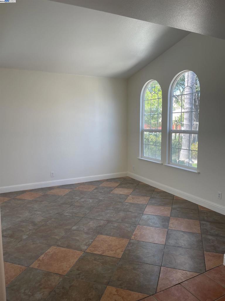 TRACY GARDENS - Residential