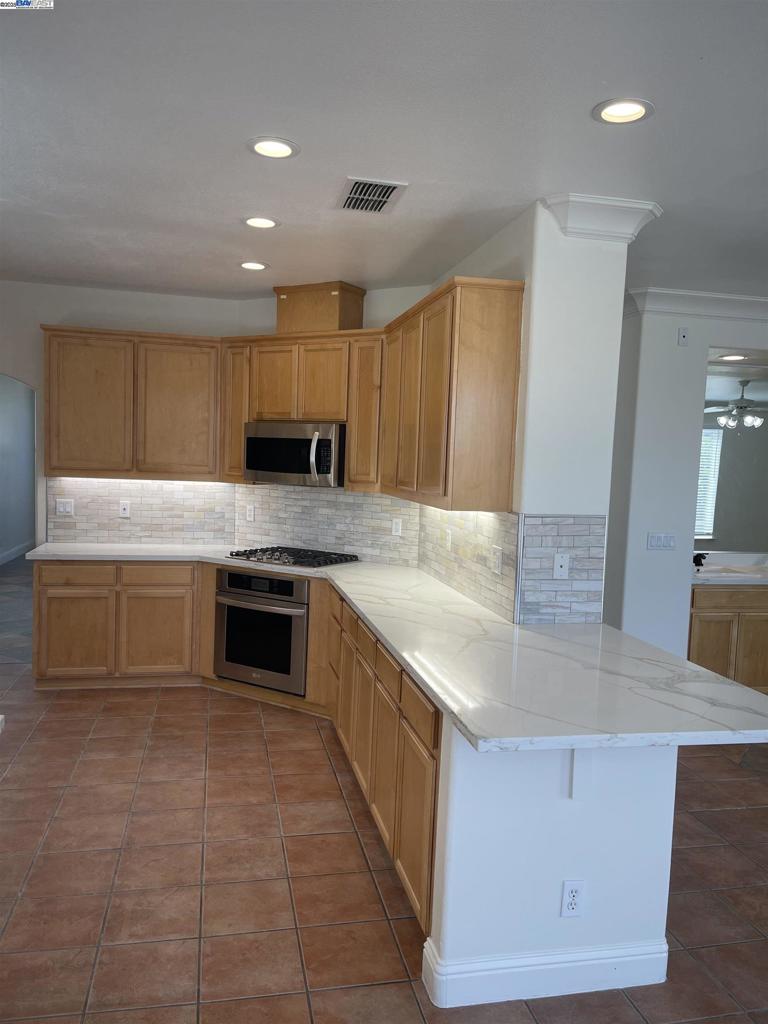 TRACY GARDENS - Residential