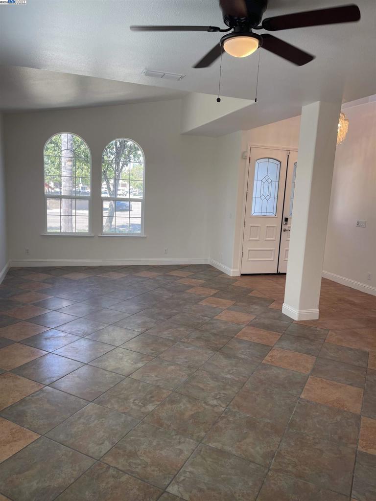 TRACY GARDENS - Residential