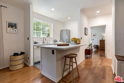 Photo of 1345 N Hayworth Avenue #1, West Hollywood, CA 90046 (MLS # 26656855)