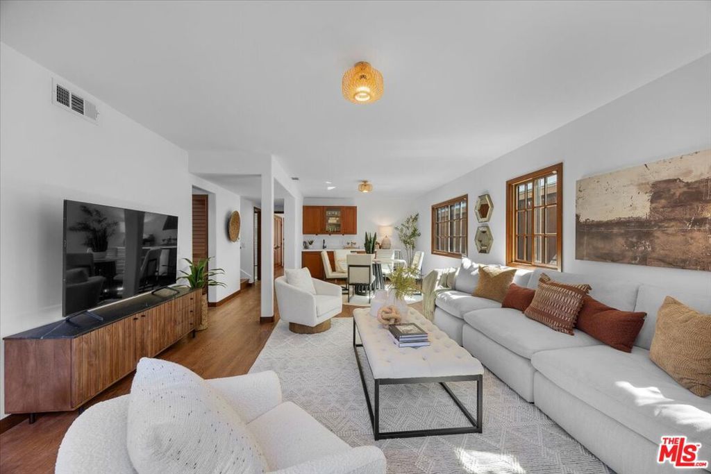 Photo of 2504 Ocean Avenue, Venice, CA 90291 (MLS # 26644041)