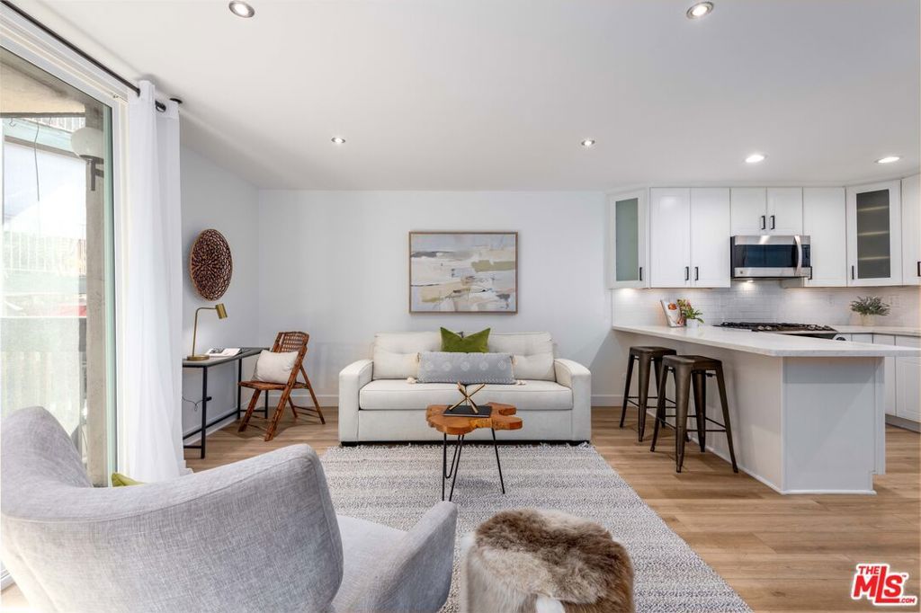 Photo of 5901 Canterbury Drive #5, Culver City, CA 90230 (MLS # 25585261)