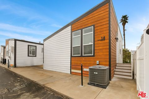 Photo of 8250 Lankershim Boulevard #192, North Hollywood, CA 91605 (MLS # 25585059) Photo of 8250 Lankershim Boulevard #192, North Hollywood, CA 91605 (MLS # 25585059)