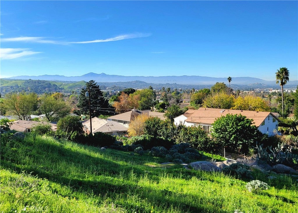 2935 Galaxie Heights Road