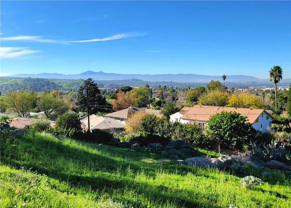 2935 Galaxie Heights Road