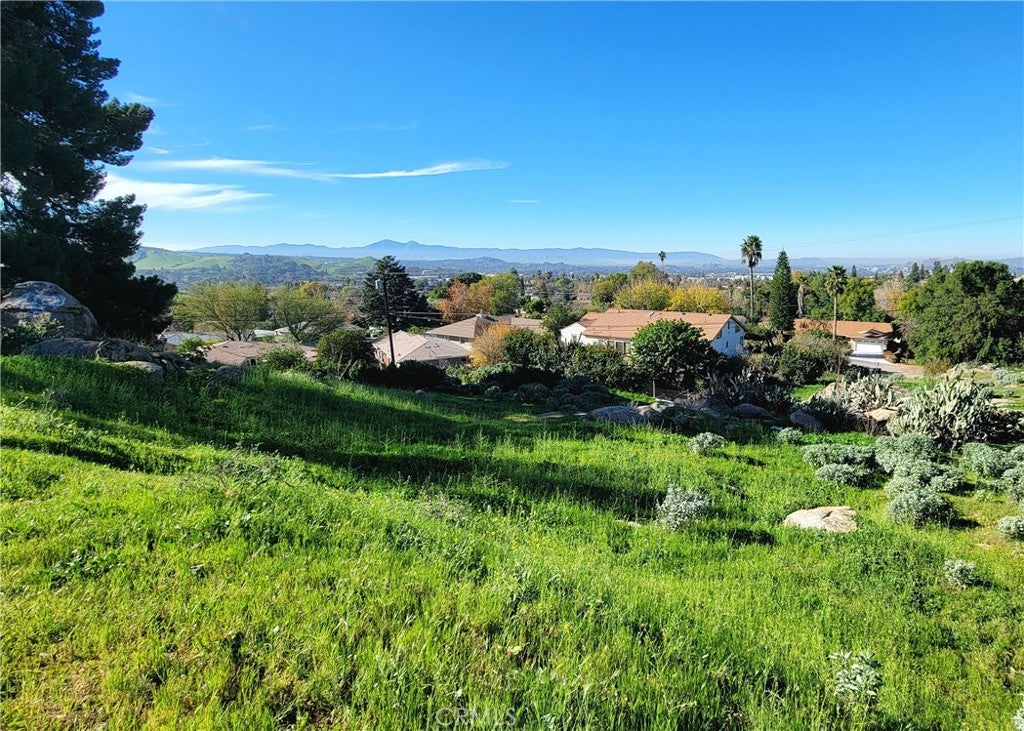 2935 Galaxie Heights Road