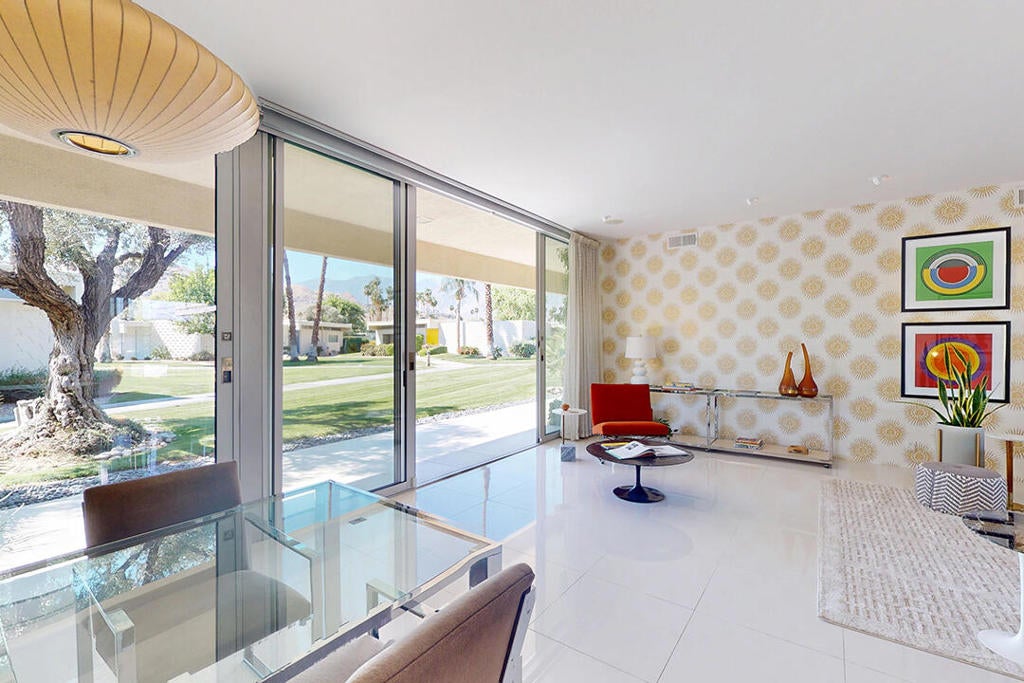 318 Desert Lakes Drive