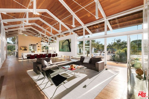 Photo of 6728 Wildlife Road, Malibu, CA 90265 (MLS # 26832177)