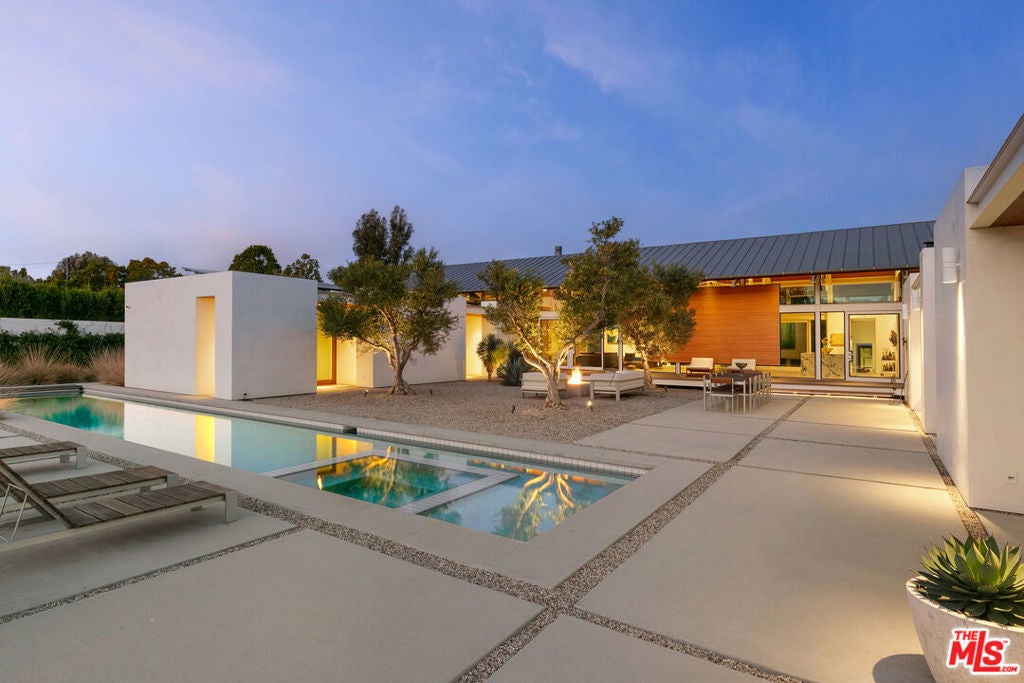 Photo of 6728 Wildlife Road, Malibu, CA 90265 (MLS # 26832177)