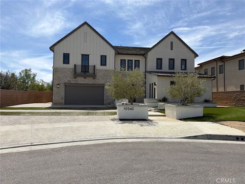 Photo of 10542 Wood Briar Court, Chatsworth, CA 91311 (MLS # SR26067364)