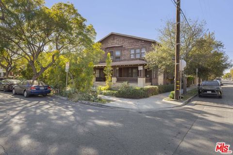 Photo of 2703 Raymond Avenue, Los Angeles, CA 90007 (MLS # 26633923)