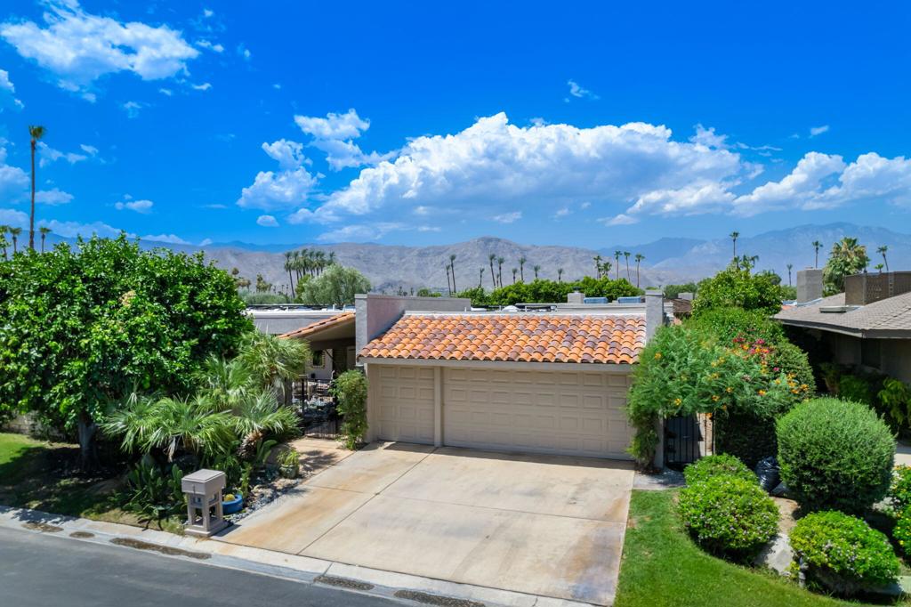 The Springs C.C. - Residential