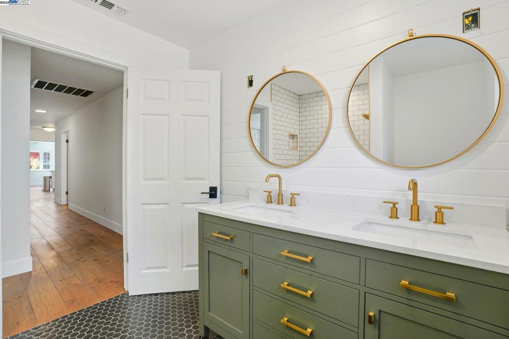 DANVILLE - Residential Lease