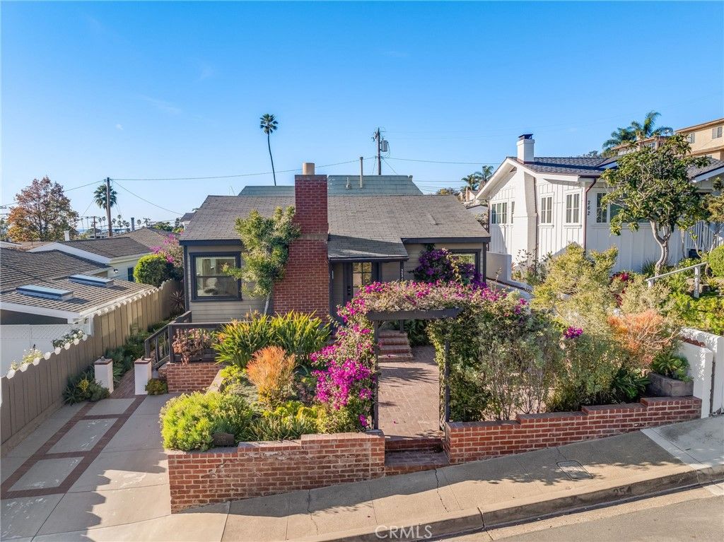 Photo of 252 Chiquita St, Laguna Beach, CA 92651 (MLS # LG26009733)