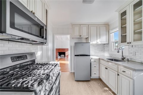 Tiny photo for 252 Chiquita St, Laguna Beach, CA 92651 (MLS # LG26009733)