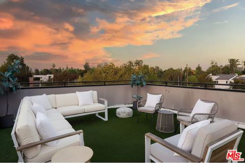 Photo of 5149 Fulton Avenue, Sherman Oaks, CA 91423 (MLS # 26635129)