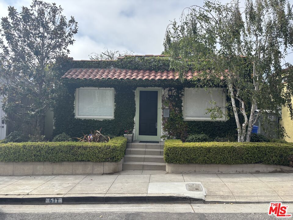 Wonderful opportunity to purchase a charming 1920's Spanish Bungalow in Ocean Park. This lovely 1bed/1bath house features a smart floor plan ordained with hardwood flooring and period built-in cabinetry. Included is the dining area separated from the family room by a graceful archway. The oversized kitchen, with its breakfast nook, leads to a quaint backyard. The house is centrally located in Santa Monica and just blocks from the Beach.