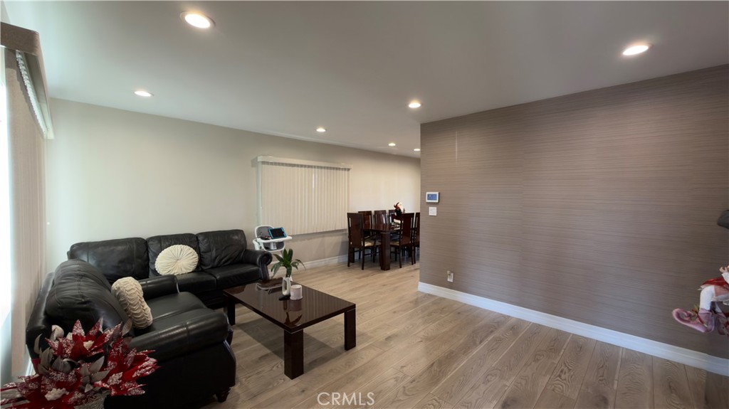 11057 Lemay