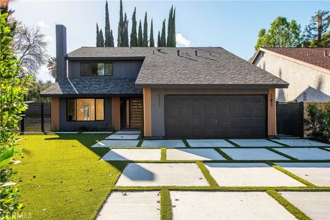 Photo of 22357 Welby Way, Canoga Park, CA 91303 (MLS # SR26039119)