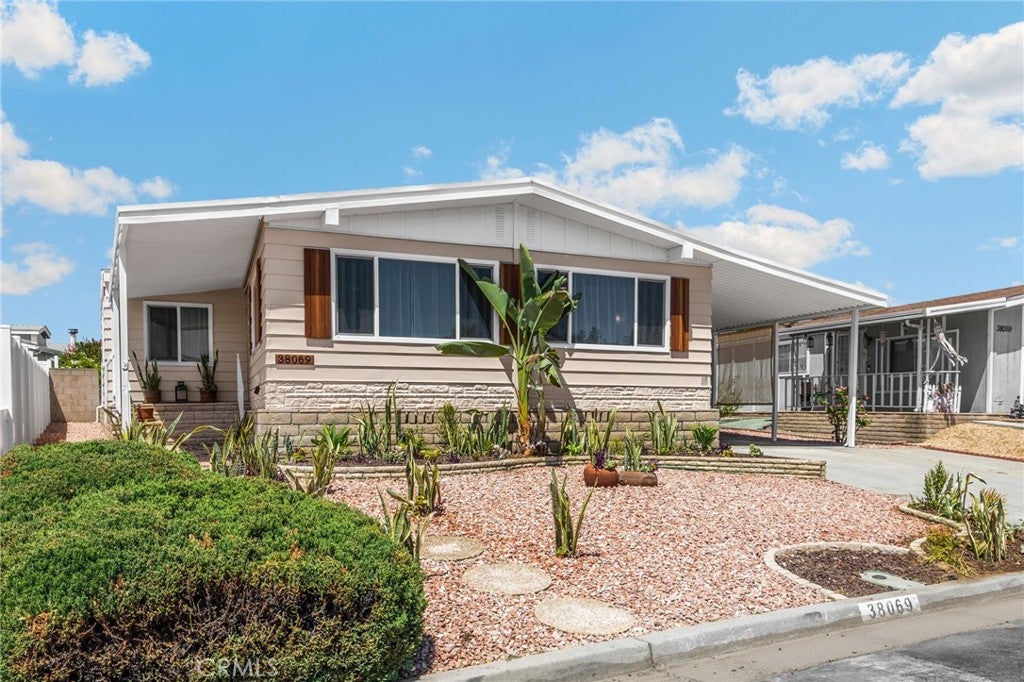 38069 Calle De Amor