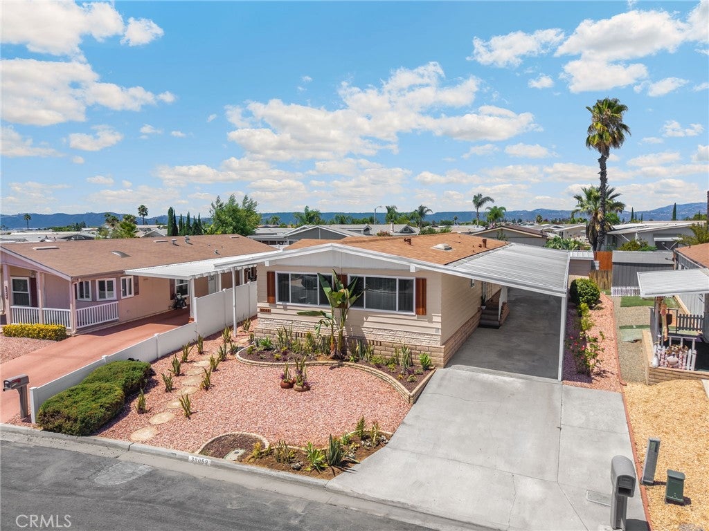 38069 Calle De Amor
