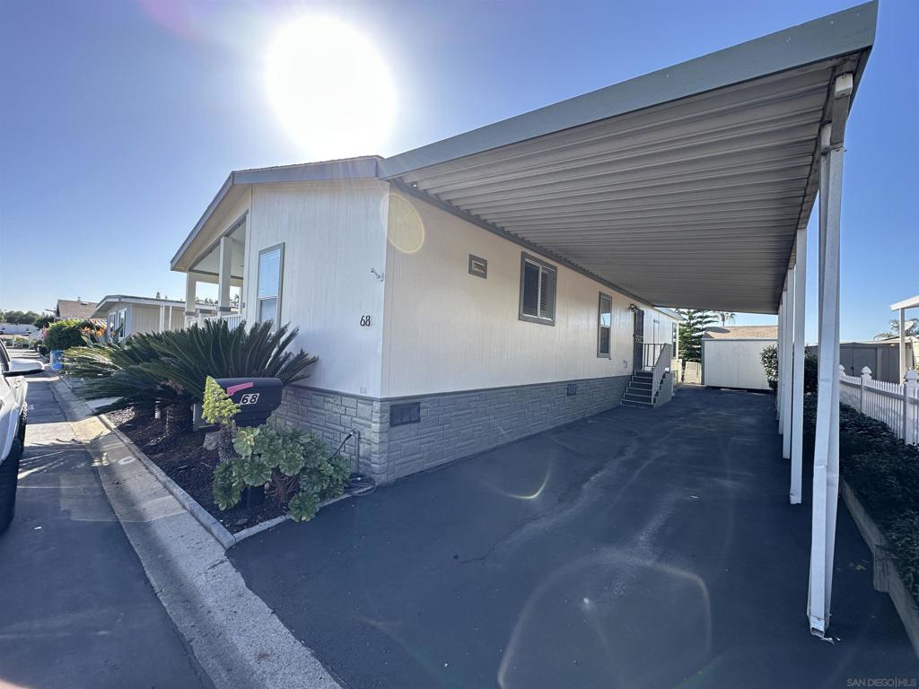 450 E Bradley Ave 68