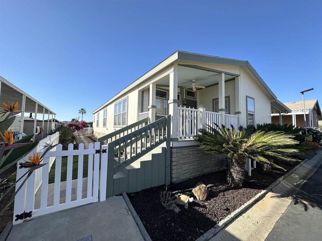 450 E Bradley Ave 68