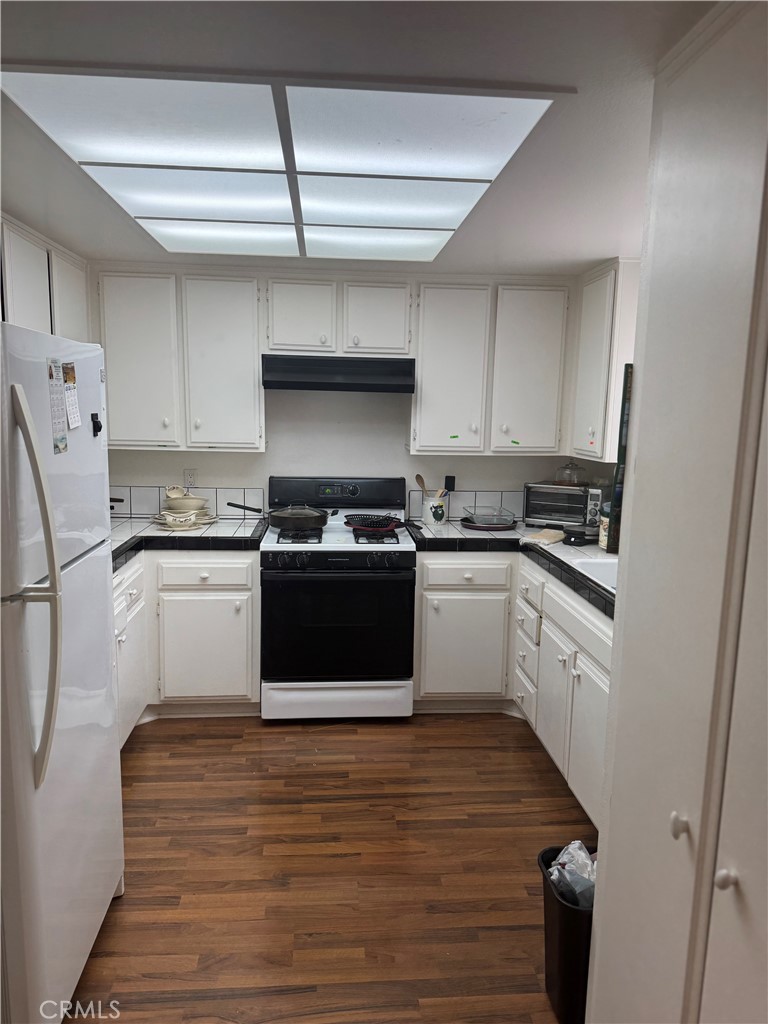 Huntington Landmark Townhomes (HLAN) - Residential