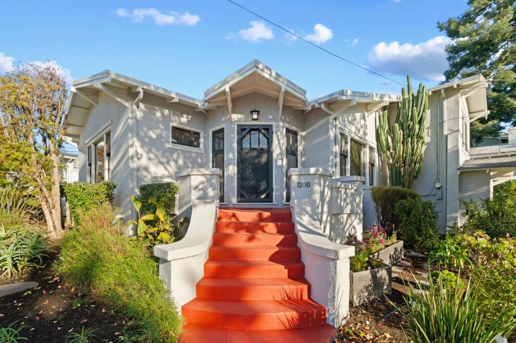 Properties 2 1200 El Centro Avenue