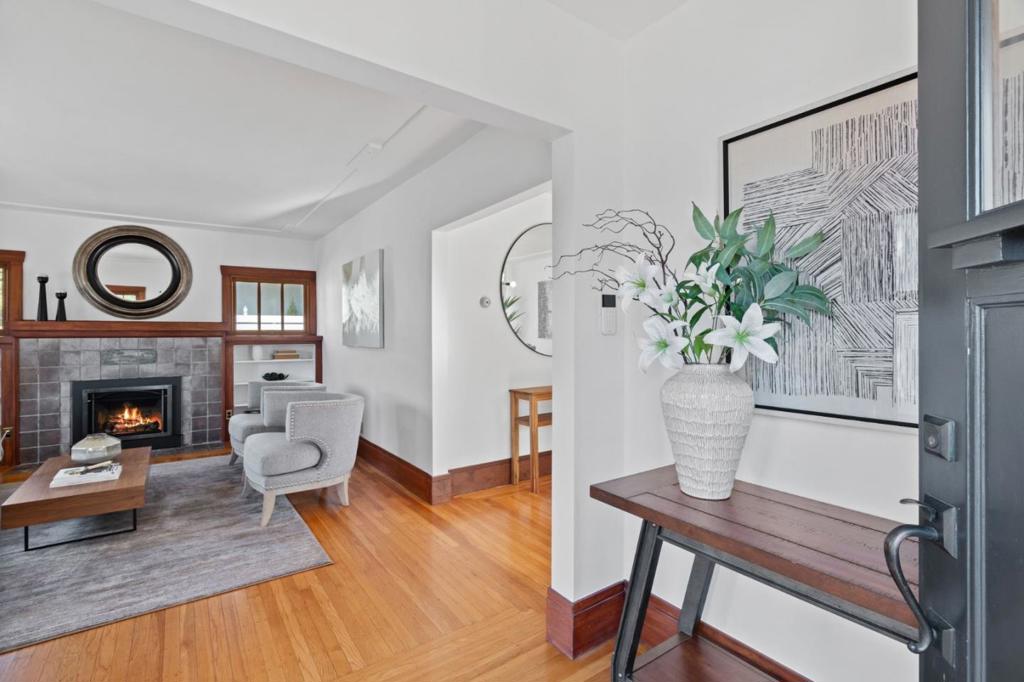 Properties 3 1200 El Centro Avenue