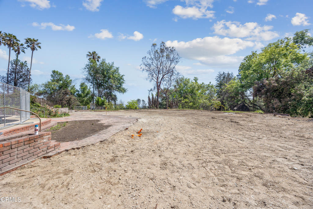 1437 Crest Drive
