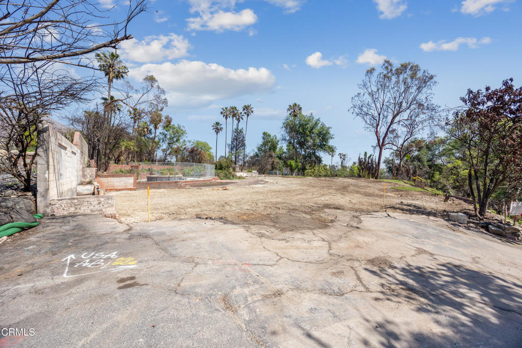 1437 Crest Drive