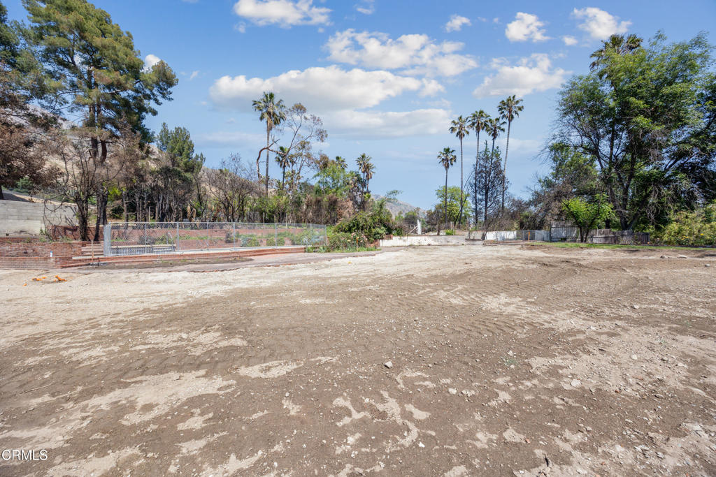 1437 Crest Drive