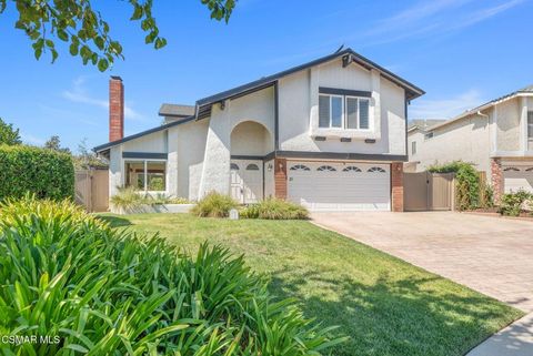 Photo of 483 Blackhawk Drive, Newbury Park, CA 91320 (MLS # 225005067)