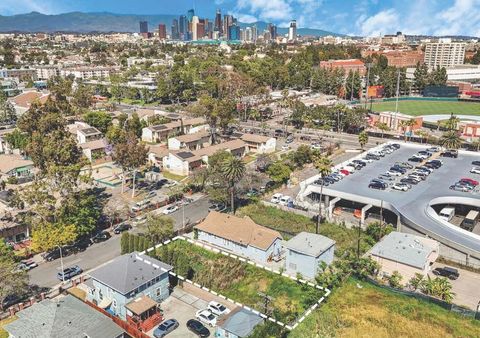 Photo of 1146 W 35th St, Los Angeles, CA 90007 (MLS # SB26085306)