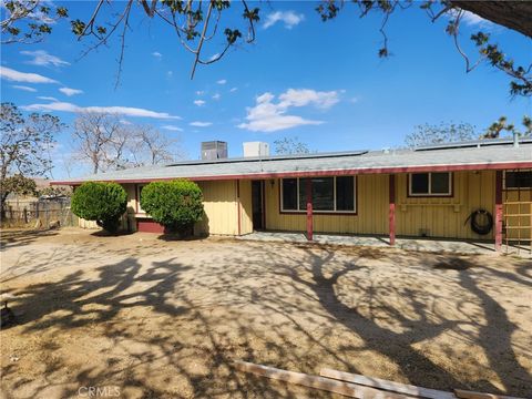 Photo of 7425 Joshua View Drive, Yucca Valley, CA 92284 (MLS # DW26068512)