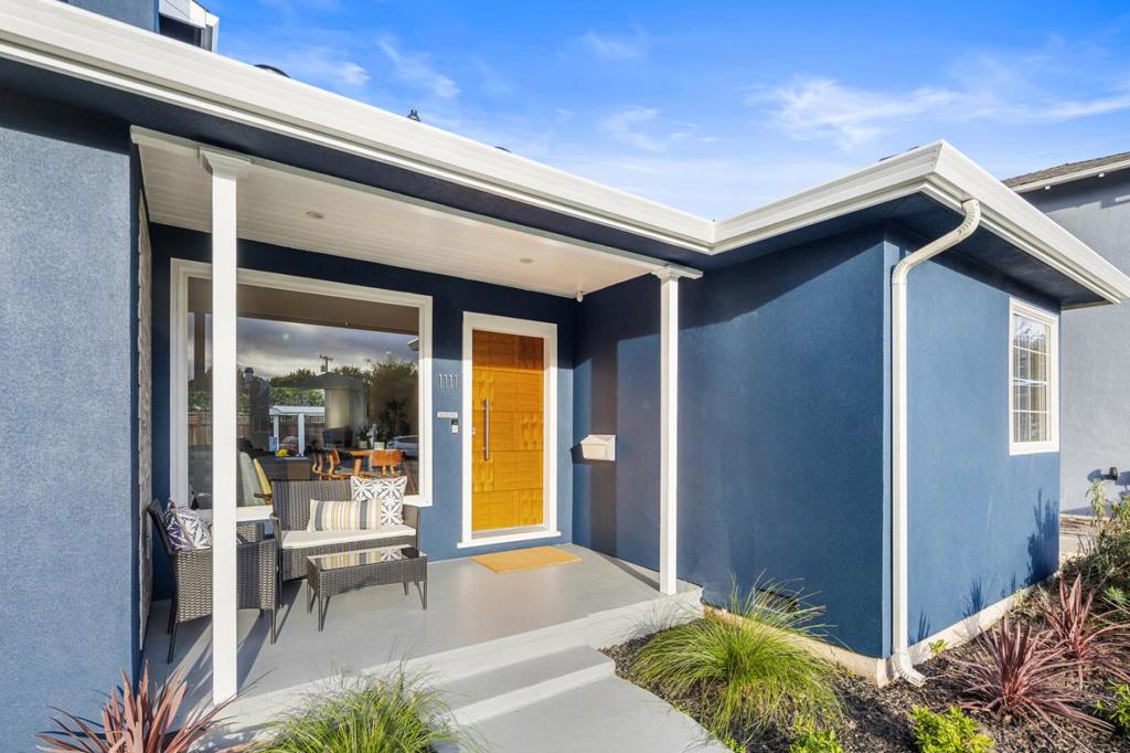 1111 Hawthorne Drive