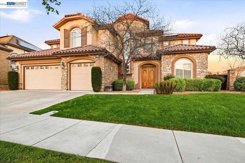 Photo of 5653 Signal Hill Dr Dr, Dublin, CA 94568 (MLS # 41127791)