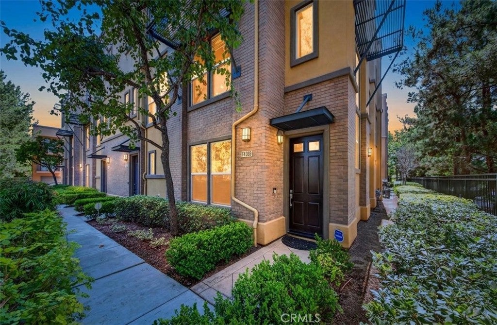 1105 Armstrong Drive