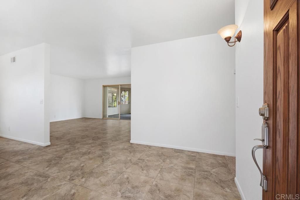 Photo of 534 Luna Dr, Oceanside, CA 92057 (MLS # NDP2510014)