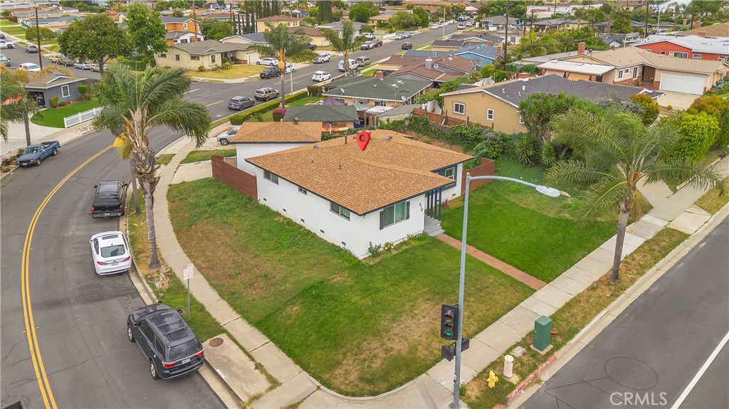 619 W Chapman